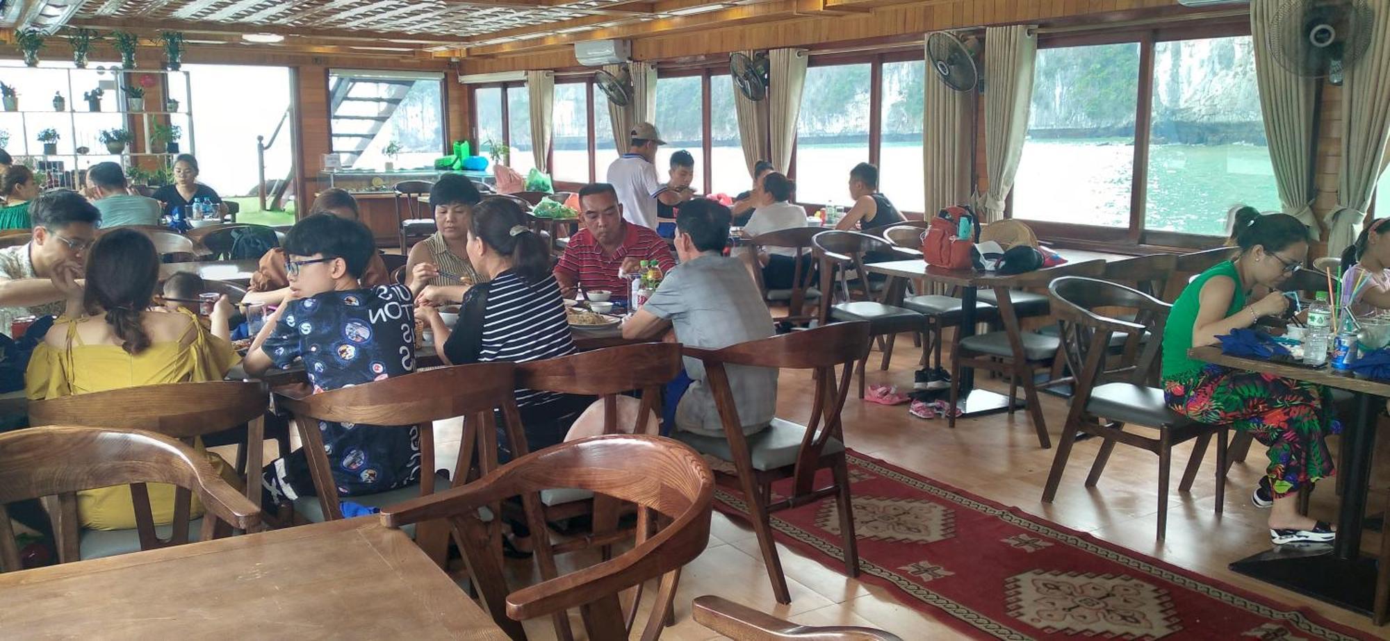 Cat Ba Victory Hostel Dong Khe Sau Buitenkant foto